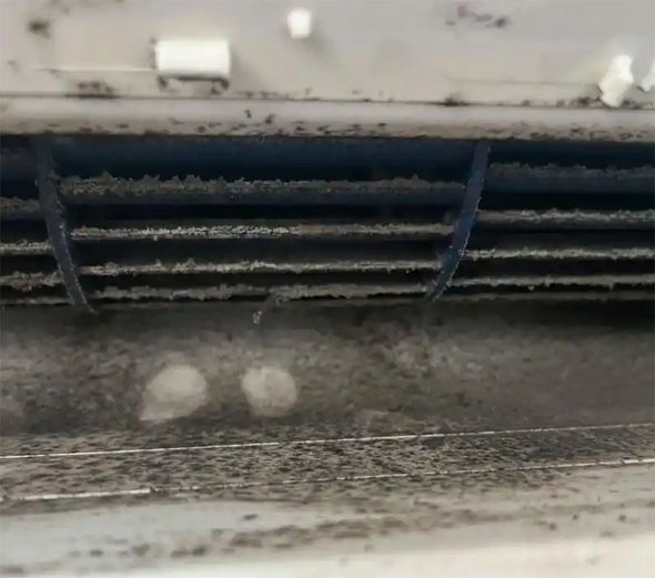 武陵空调吹的风有股烧焦味是怎么回事